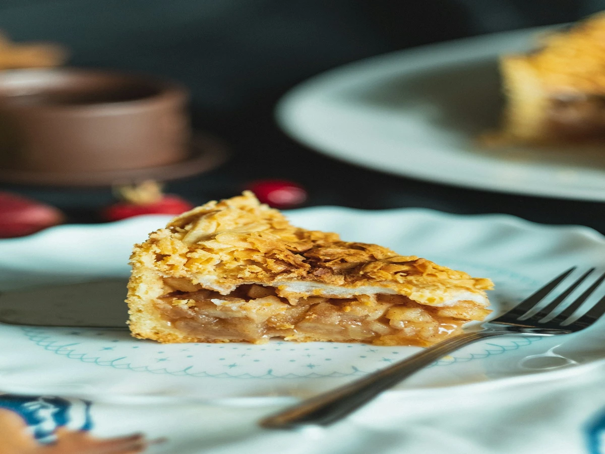 Warm Cinnamon Apple Crisp with Golden Oat Streusel